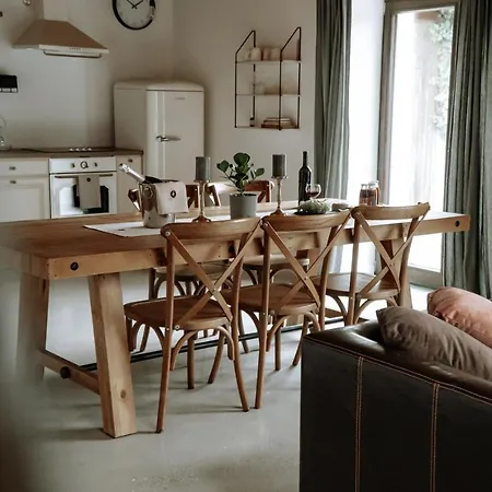 Апартаменты Of Hana Hegerova Hurbanovo